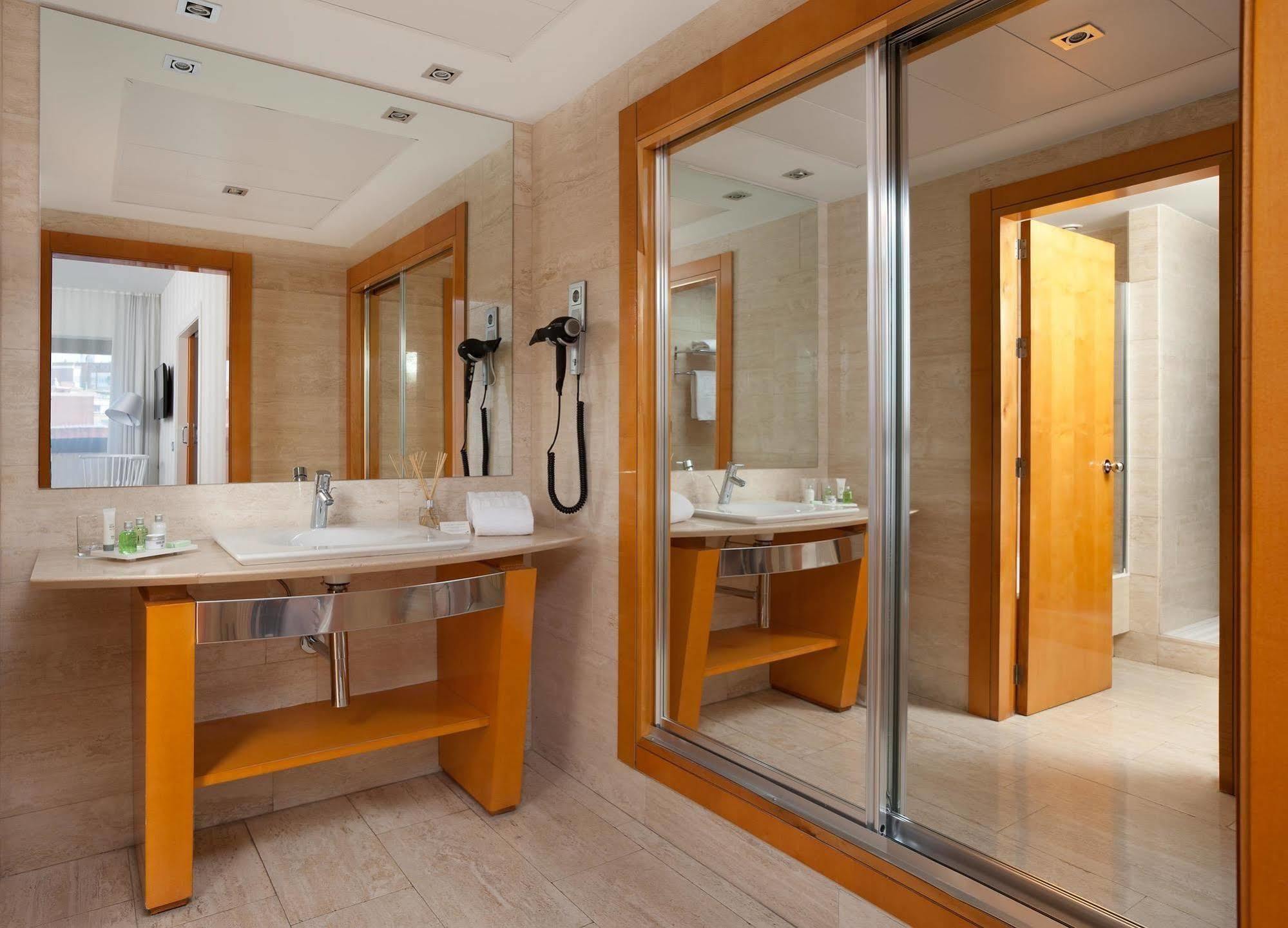 Nh Ventas Hotel 4*
